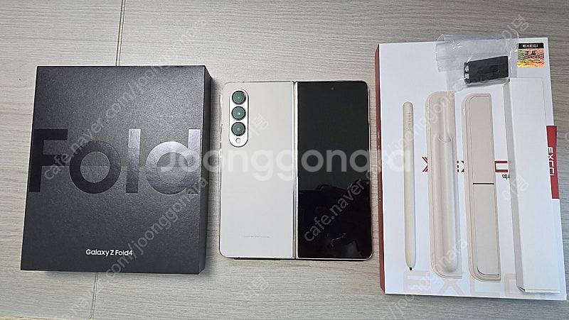 갤럭시 Z 폴드4 256GB A급 + S팬--0