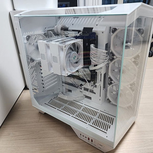 개인) 인텔 i5-14600KF / RTX4060 화이트 고사양 본체 판매합니다.