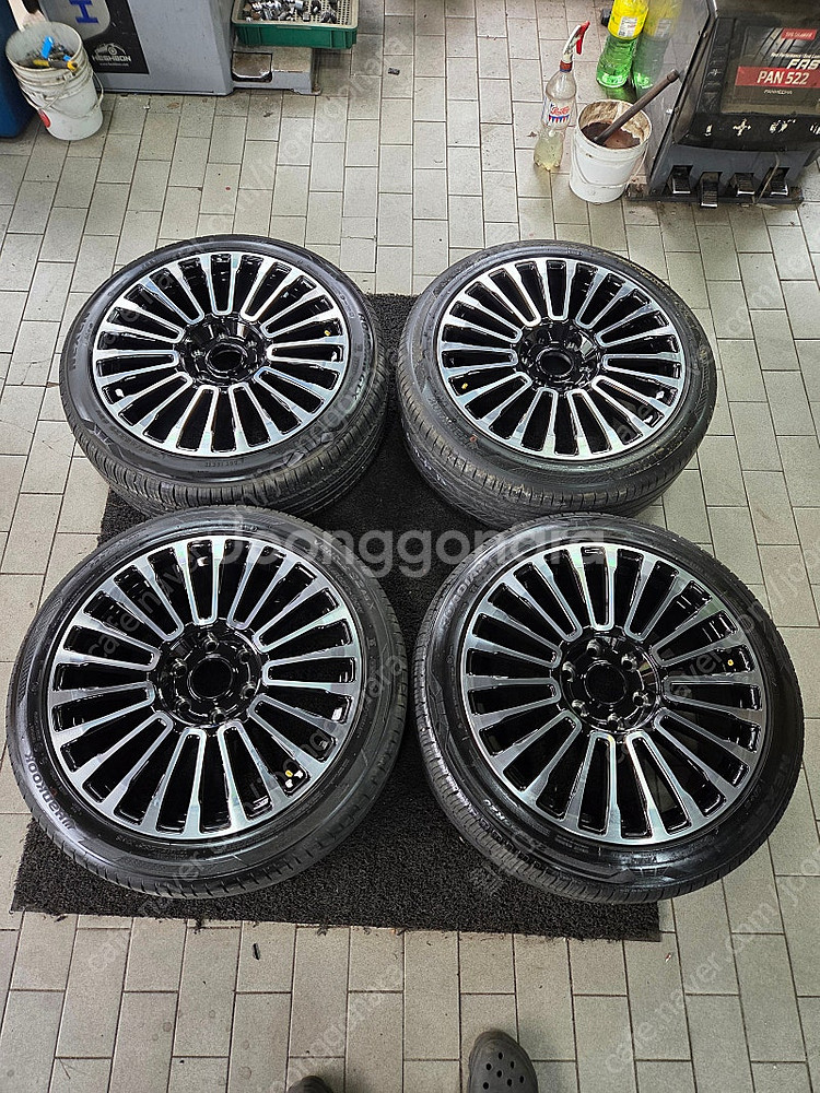 [ 추천 ] 스타리아 그랜드카니발 그랜드 스타렉스 전용 만소리ST 20인치 휠 타이어 팝니다.--0