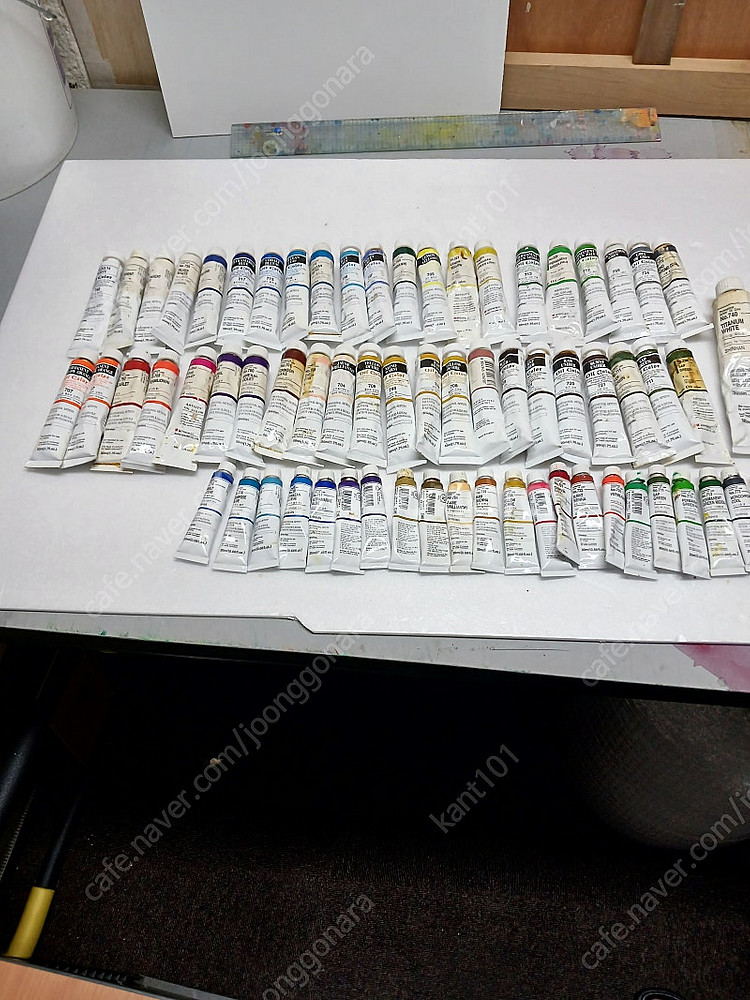 유화물감50ml 40여개, 20ml 20여개, 화구박스...--0