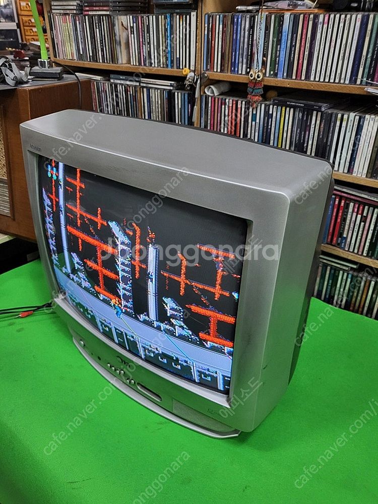 엘지(LG) 20인치 브라운관 TV--1