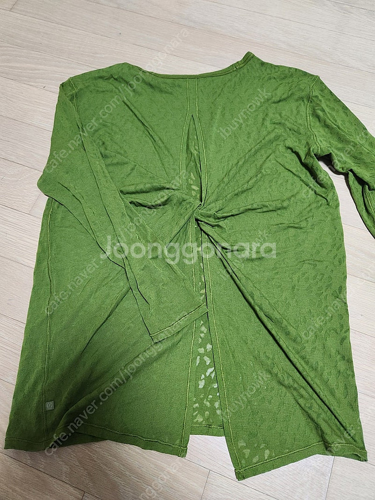 룰루레몬 오픈백 요가 롱슬리브 2사이즈--0