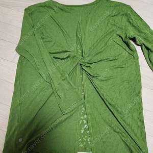 룰루레몬 오픈백 요가 롱슬리브 2사이즈