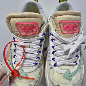 OFF WHITE 오프화이트 오드시 ODSY-1000 42사이즈 판매합니다