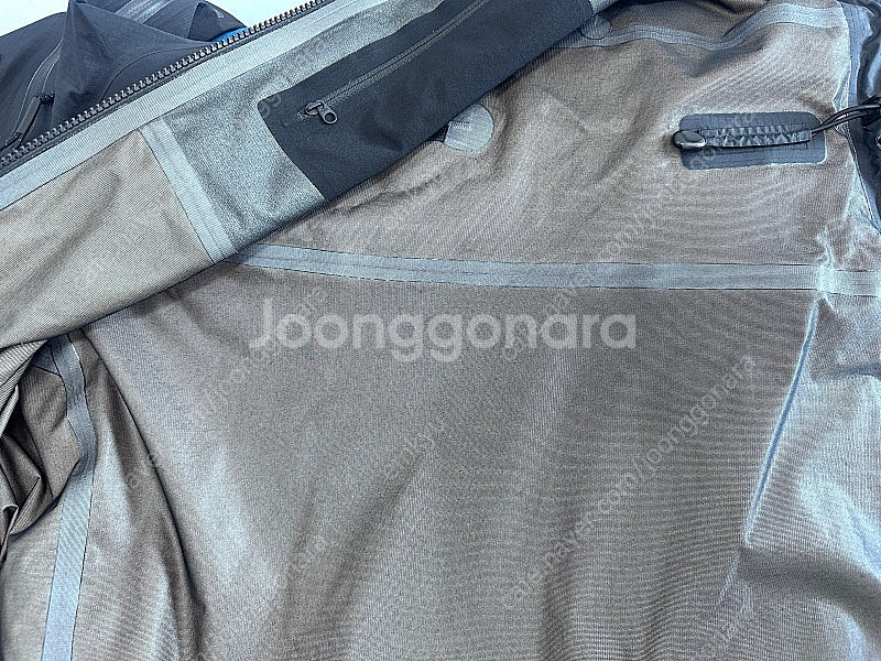 아크테릭스 리프 젠2 블랙--3