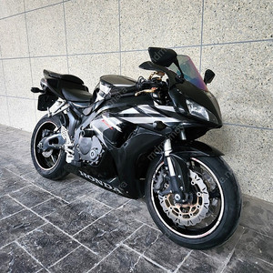 2007년식 혼다CBR1000RR 판매합니다.