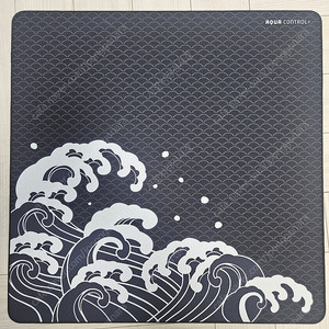 X-raypad 아컨플 웨이브 나이트 (500X500) 마우스패드 판매합니다