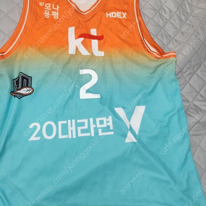 수원kt소닉붐 한정판 허훈 싸인 유니폼 판매합니다.
