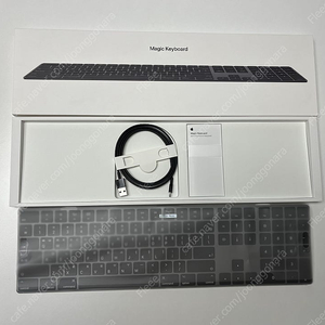 애플 매직 키보드 스페이스 그레이 Magic Keyboard with Numeric Keypad (상태좋음)