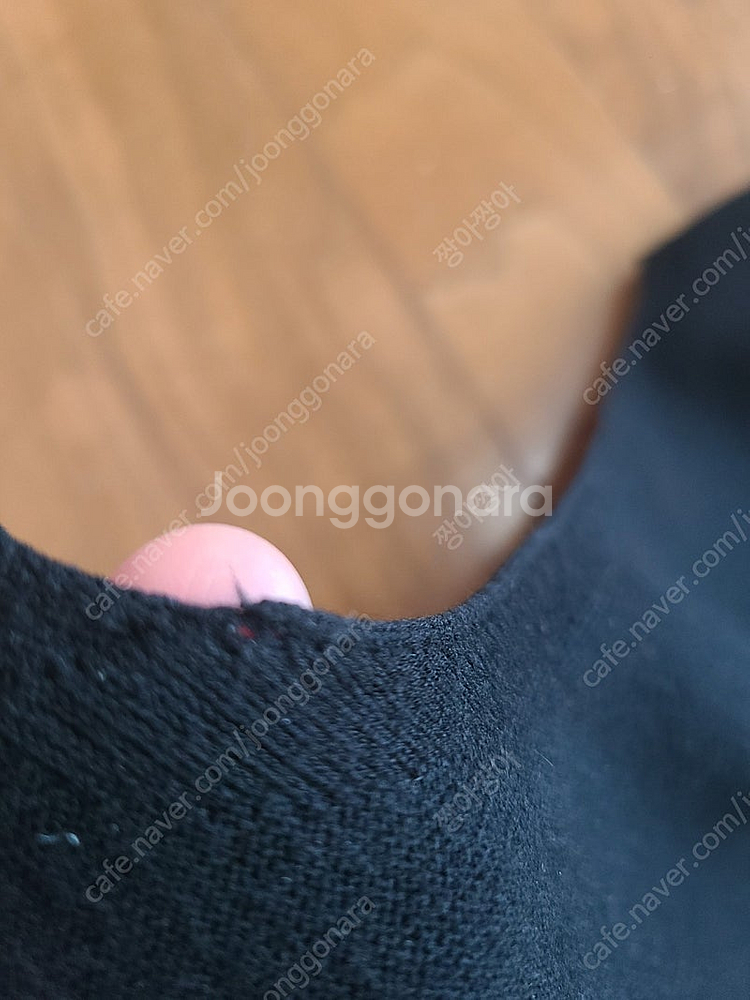 더캐시미어 백 슬릿 슬리브리스 니트 드레스--8