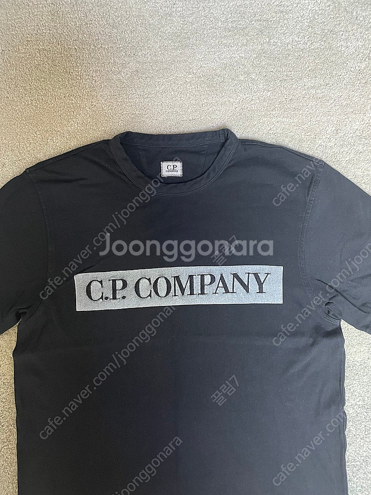 CP 컴퍼니 블랙 라운드 티셔츠--1