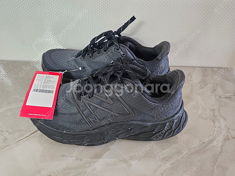 뉴발란스 러닝화 모어 v4 270사이즈 2e--1