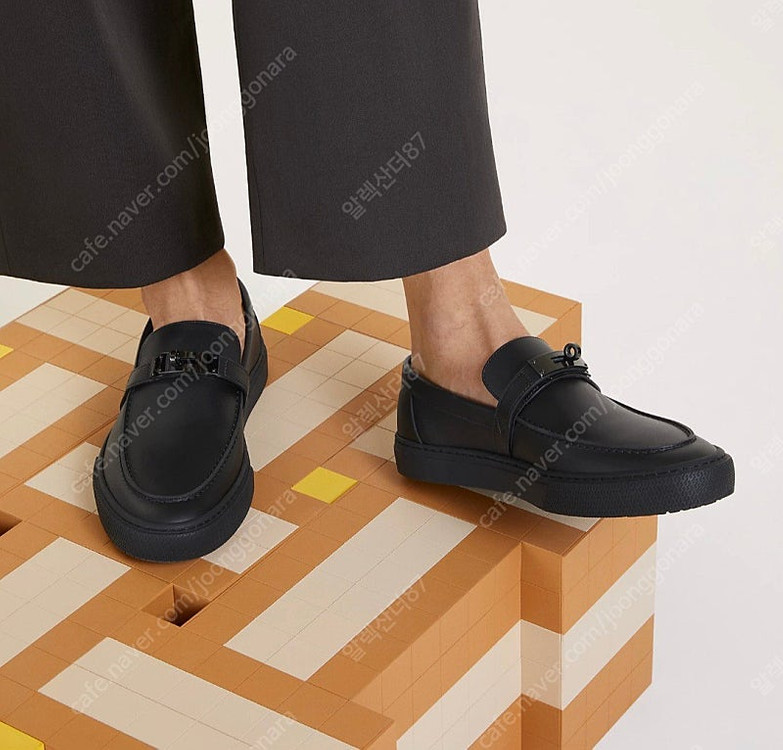 에르메스 게임 슬립온 40(250)사이즈 올블랙팝니다.--1