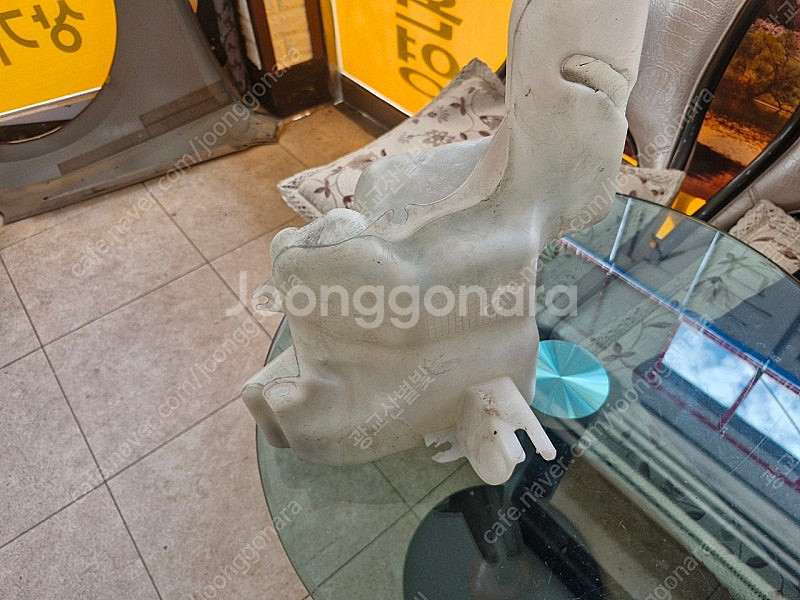 에쿠스VI워셔액통입니다 품번 986103N000--1