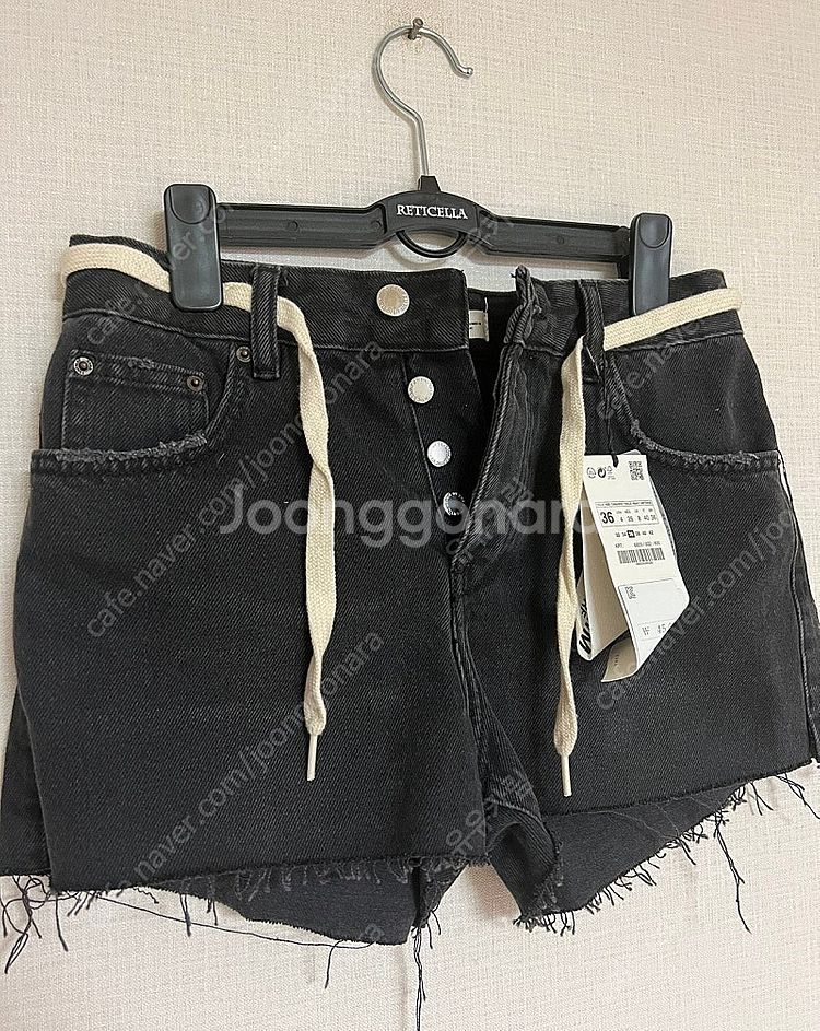 ZARA TRF 자라 버튼 흑청 반바지, 자라 청반바지...--7