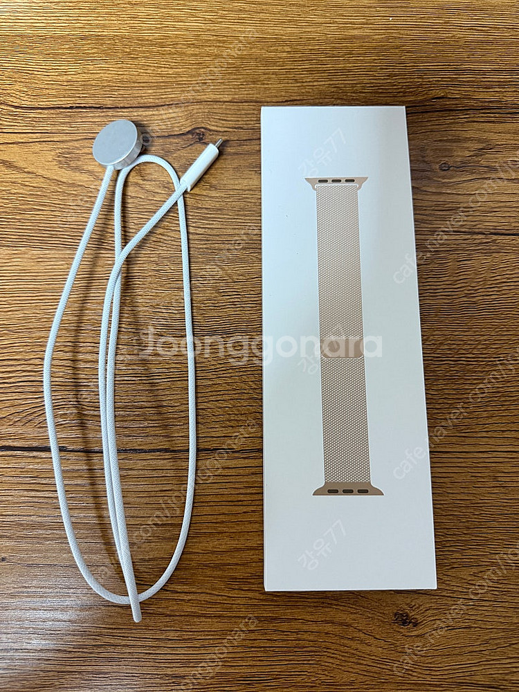 애플워치10 티타늄 46mm 밀레니즈 루프 골드 및 정...--0