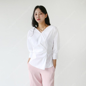 블랑듀 22년 바스락 랩 하트넥 코튼 볼륨 블라우스 셔츠 증명사진 면접타임마인스타일