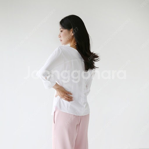 블랑듀 22년 바스락 랩 하트넥 코튼 볼륨 블라우스 셔...--1