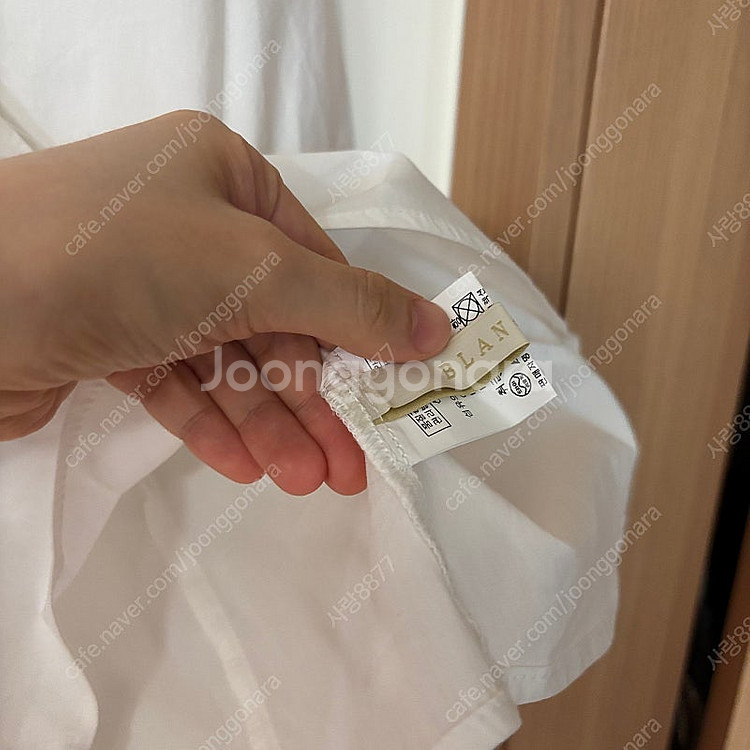 블랑듀 22년 바스락 랩 하트넥 코튼 볼륨 블라우스 셔...--7