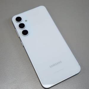 < 갤럭시 S23FE 화이트 24년6월개통 상태좋단 단말기 28만에 판매합니다 >