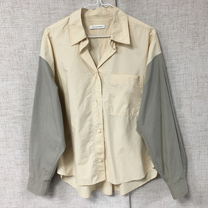 더캐시미어 22 루즈핏 배색 셔츠 블라우스 66