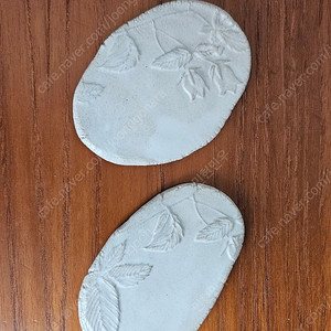 박혜성 작가 엉킨풀과 초롱꽃 수저받침2p 차오라 넛츠앤버터 29cm 목련상점