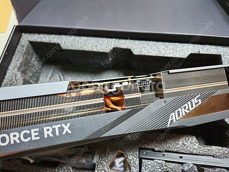 기가바이트 RTX 4080 Super Aorous Ma...--3