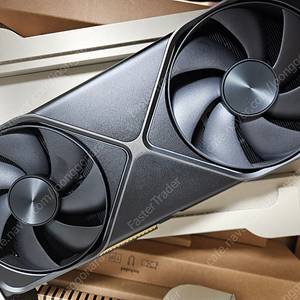 엔비디아 RTX 5090 FE 판매합니다 파운더스에디션 단순개봉 최상급입니다. 안전거래가능