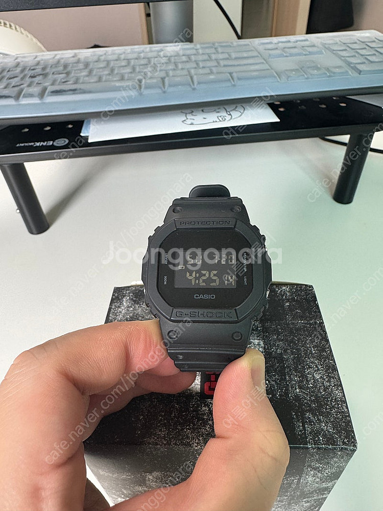 지샥 DW-5600UBB-1DR 손석구 시계 정품 풀박...--0