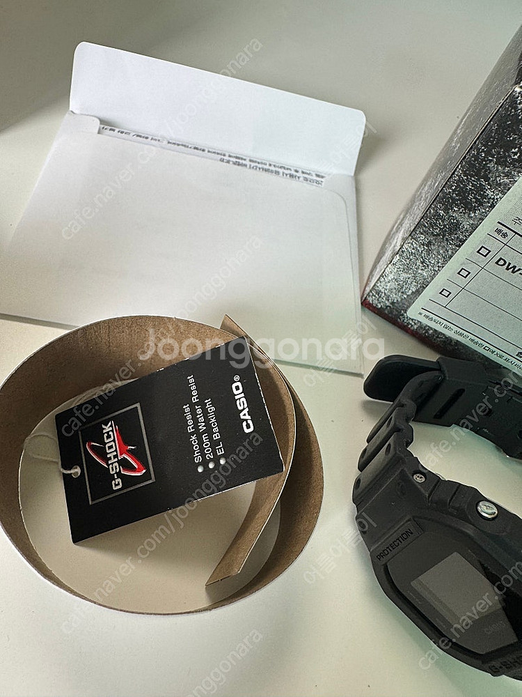 지샥 DW-5600UBB-1DR 손석구 시계 정품 풀박...--4