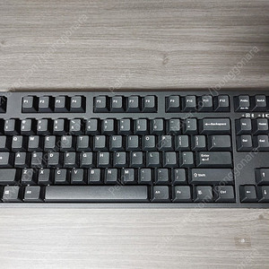 레오폴드 FC750R BT 저소음적축 유무선 텐키리스 키보드 팝니다