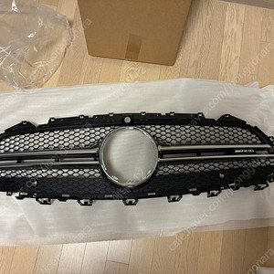 cls 53 amg (c257) 순정 가로그릴 판매합니다.