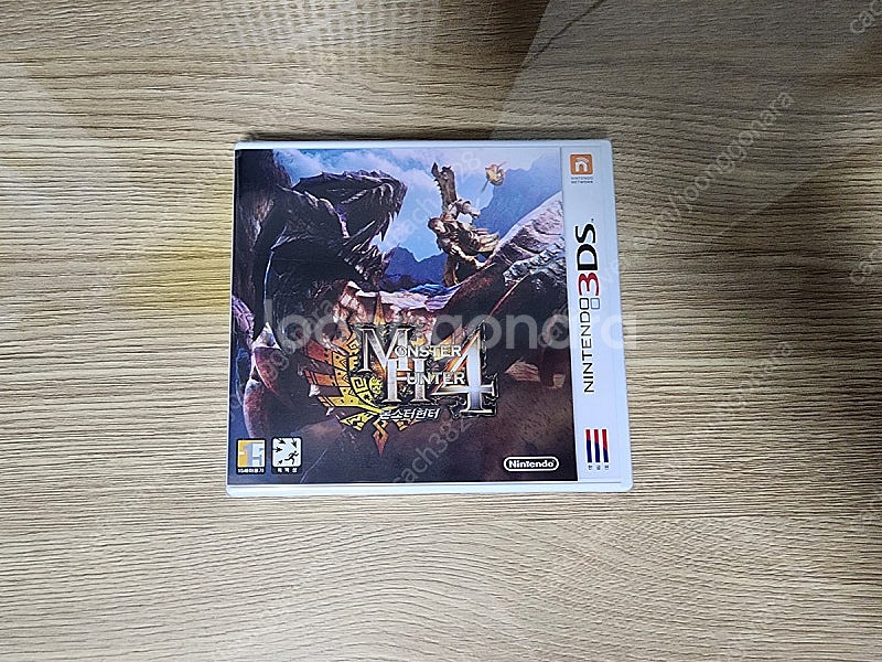 3DS 몬스터 헌터4 미개봉 판매합니다--0