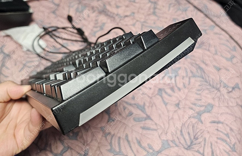 앱코 K660 ARC RGB 게이밍 키보드--2