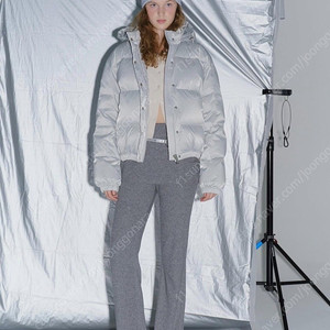 새상품 타낫 패딩 실버 muddy puffer jacket