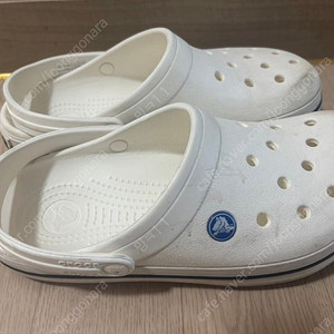 크록스 흰색 클래식 클로그 샌들