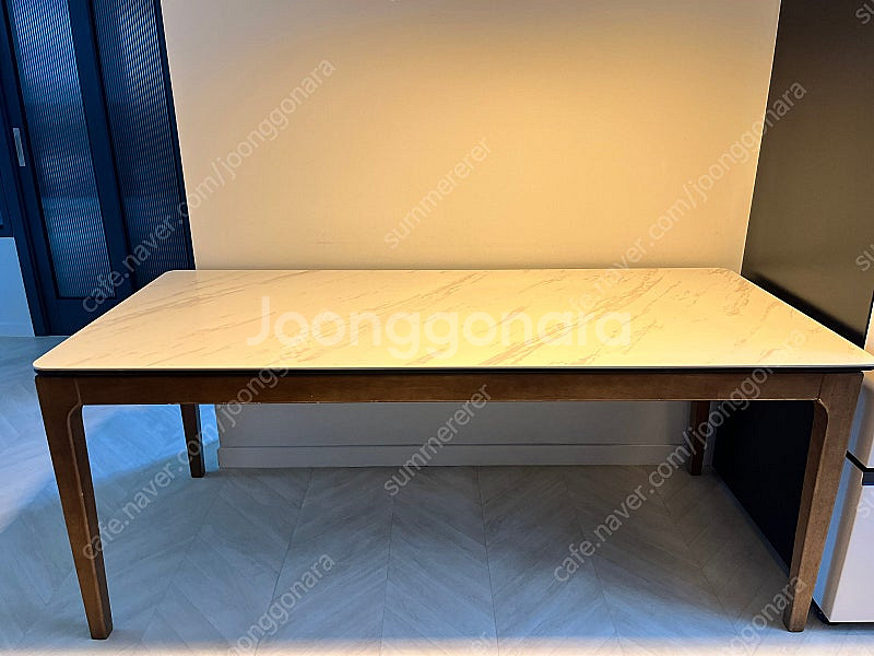 6인용 세라믹 식탁 판매--1