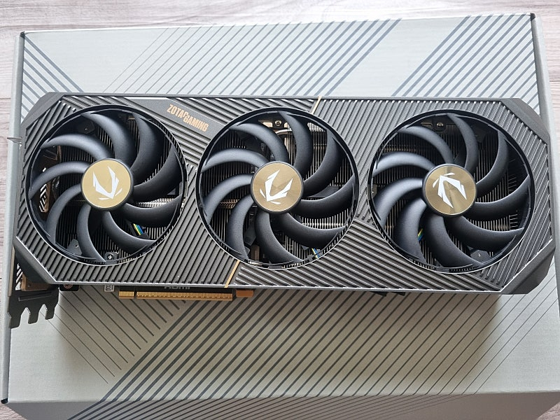 ZOTAC GAMING RTX 5070TI SOLID OC D7 16g 그래픽카드--1