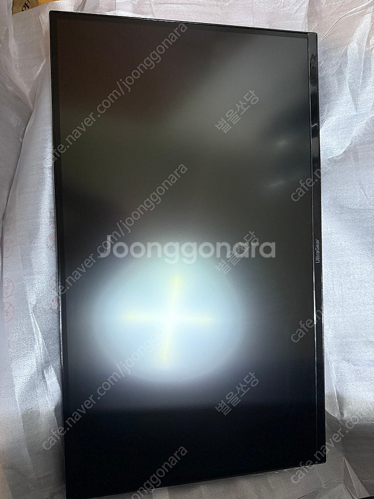 LG 울트라기어 32GQ950 팝니다--4
