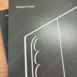 갤럭시 Z 폴드7 제트블랙 1TB 자급제 미개봉 팝니다.