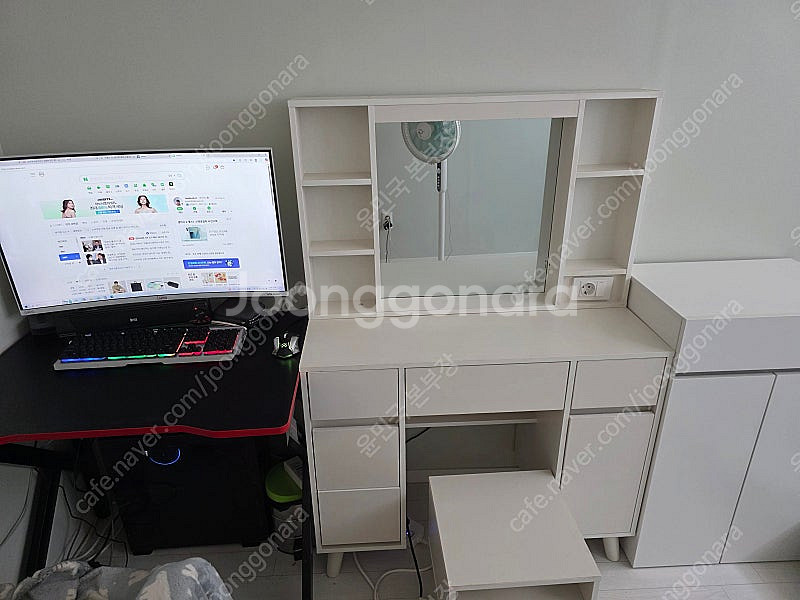 컴퓨터책상+화장대(조명+의자포함)+2단 서랍장 일괄판매--0