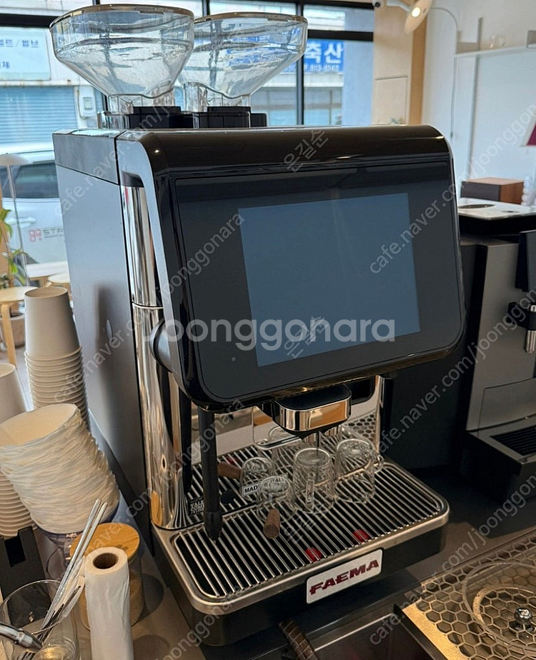 훼마 FAEMA X30 전자동 커피머신 팝니다--0
