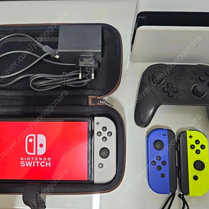 닌텐도 스위치 OLED 화이트 팝니다!