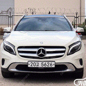 [벤츠]GLA클래스 X156 GLA200 D ★중고차★중고차매입★전액할부★저신용자★신불자★소액할부★현금★카드 전부 가능합니다!