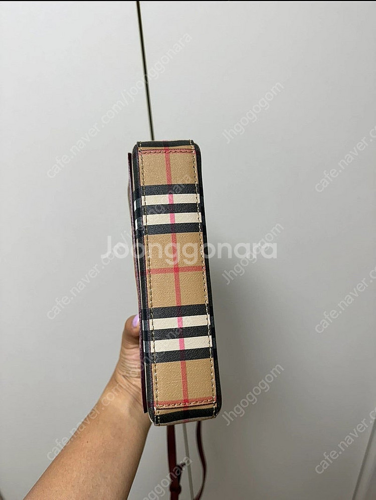 버버리 디태처블 스트랩 빈티지 체크 가죽지갑--8