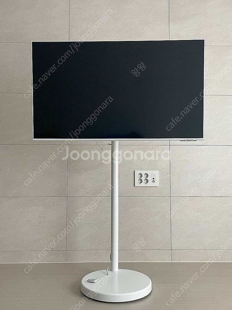 [파주]삼성 모니터 M7 43인치 S급 스탠드 포함 판...--0