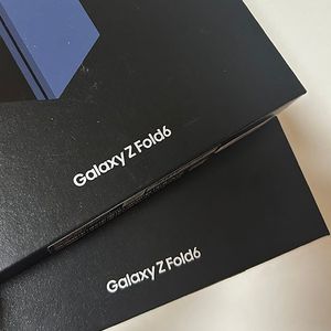 갤럭시Z폴드6 256G 미개봉+옵션Full(케이스,필름등등)