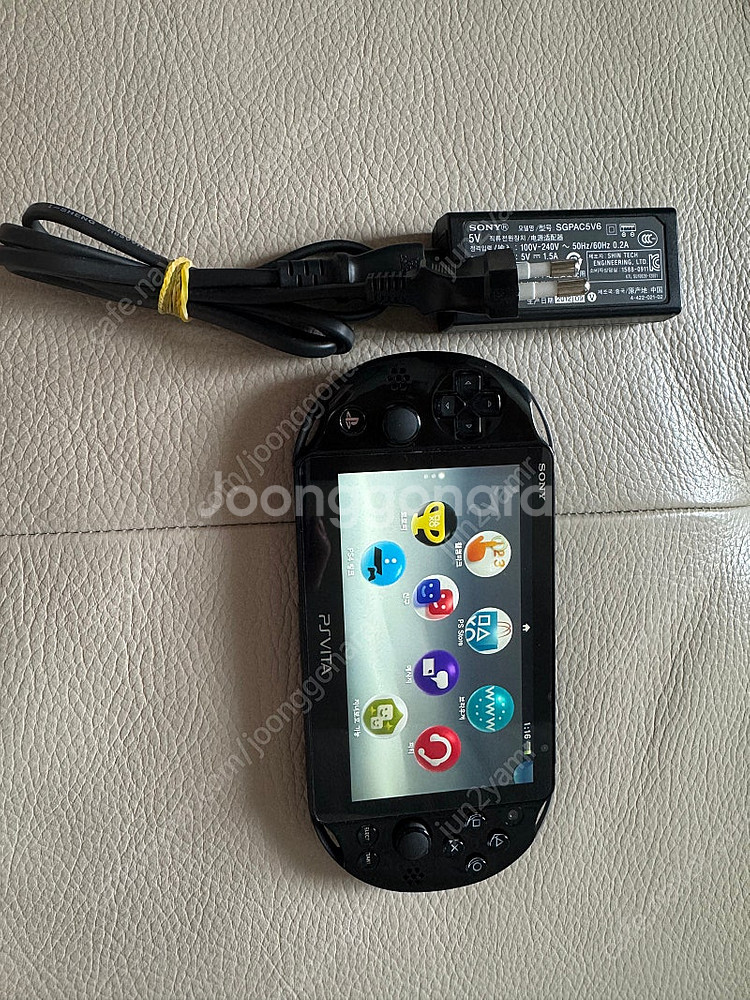 소니sony psp 비타2세대 게임기 팝니다--0