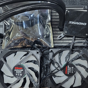 에너맥스 LIQMAX3 2열 수냉쿨러