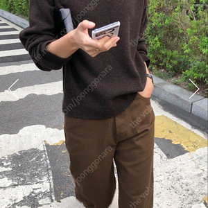 haag 헤이그 새들 브이넥 니트